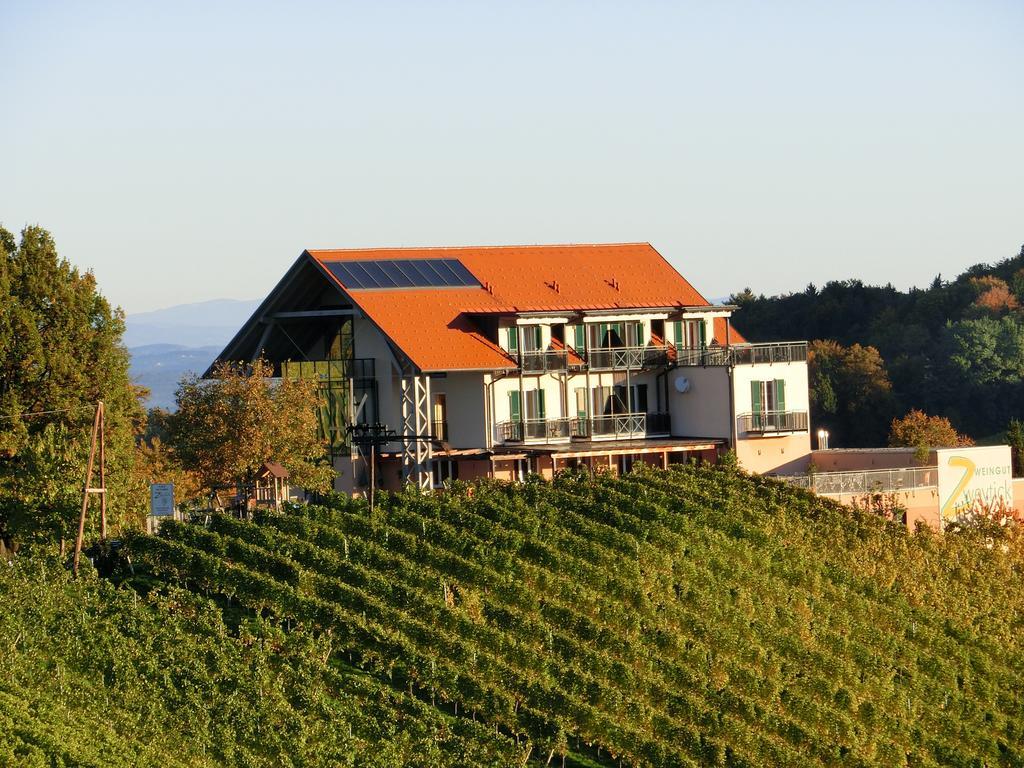 Zweytick Gaestezimmer Weingut Ratsch an der Weinstraße Exterior foto