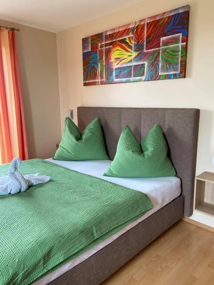 Zweytick Gaestezimmer Weingut Ratsch an der Weinstraße Exterior foto
