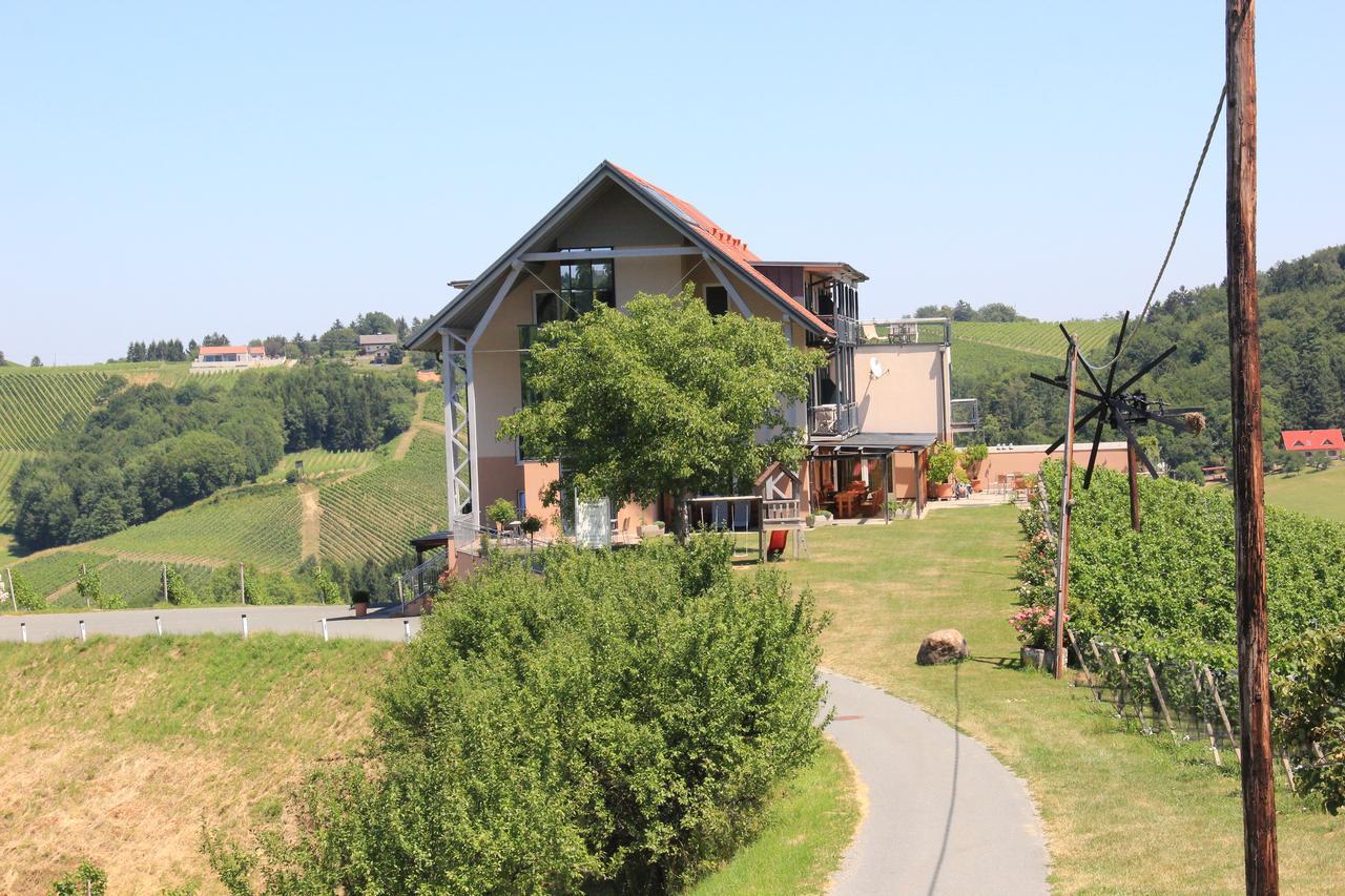 Zweytick Gaestezimmer Weingut Ratsch an der Weinstraße Exterior foto
